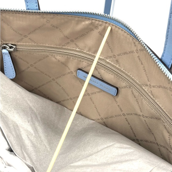 Michael Kors Large Charlotte TZ Tote Bag Light Sky Blue - Picture 10 of 12